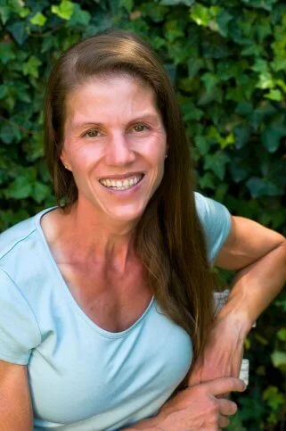 Dr. Elizabeth Auger
