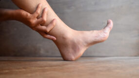 foot with tendonitis pain